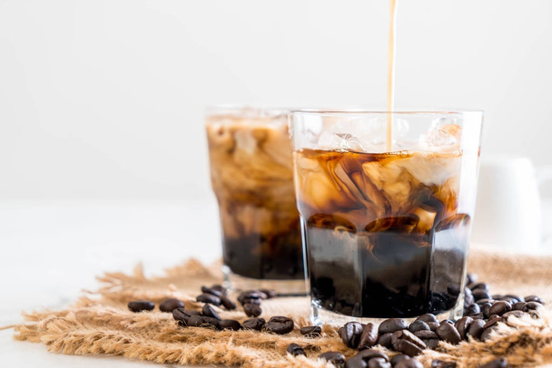 Iced coffee with milk - Foto, afbeelding
