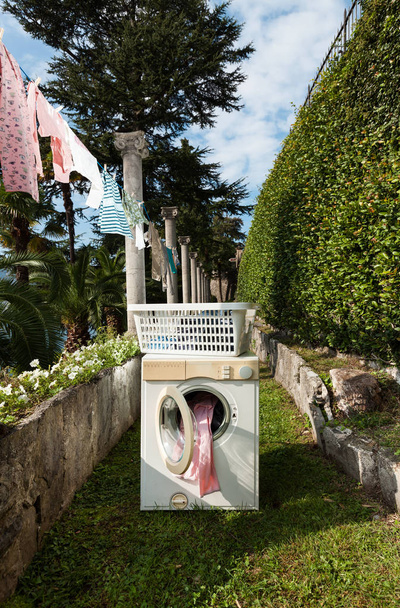 old washing machine - Foto, Bild