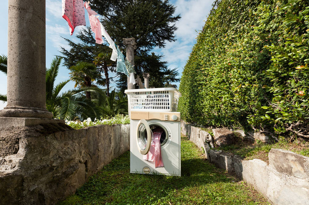 old washing machine - Foto, afbeelding