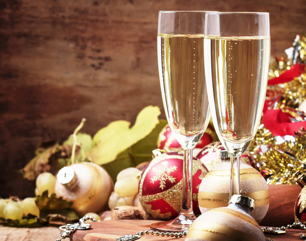 Шампанське в окулярах, Новий рік або Різдвяні прикраси, Вінтаж
 - Фото, зображення