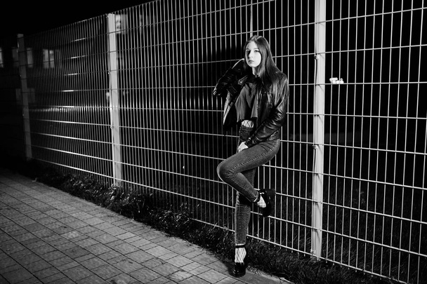 Night portrait of girl model wear on jeans and leather jacket ag - Fotoğraf, Görsel