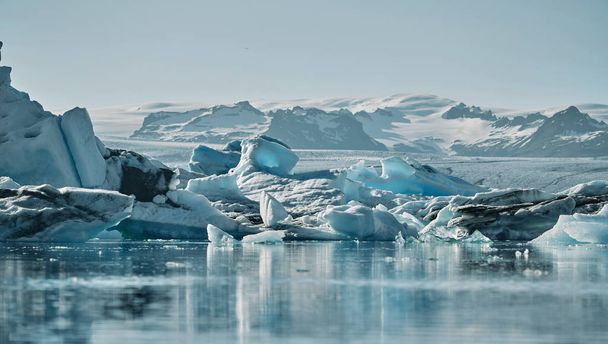 Beautiful cold landscape picture of icelandic glacier lagoon bay, - Фото, изображение