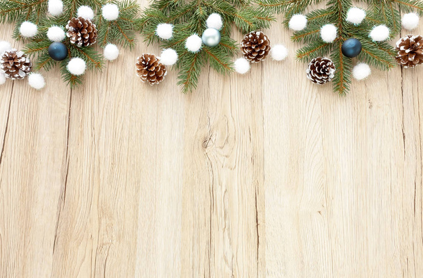 Kerst grens met Fir Tree twijgen en decoratie van Kerstmis - Foto, afbeelding