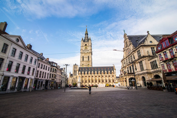 GAND, BELGIQUE - Novembre 2017 : Architecture du centre-ville de Gand. Gand est la ville médiévale et le point de destination touristique en Belgique
. - Photo, image