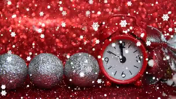  Feliz Año Nuevo 2018 Texto y cuenta atrás, reloj de noche rojo cuenta 10 segundos para la medianoche, cuenta atrás de diez
 - Metraje, vídeo