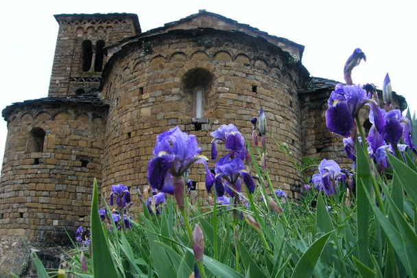 Chiesa romanica di Abella de la Conca, Spagna
 - Foto, immagini