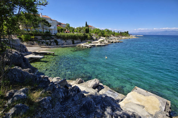 Porat Köyü kayalık Adriyatik sahili. Island Krk, Hırvatistan - Fotoğraf, Görsel