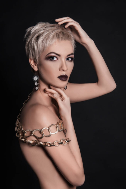nude short hair woman with jewelry accessories - Zdjęcie, obraz