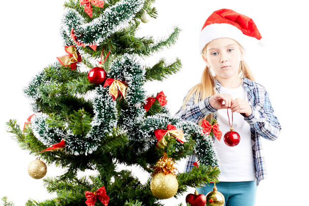 Decorating Christmas tree - Valokuva, kuva