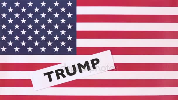 Onay hareketi Donald Trump, sevme, değer artırma, olumlu görüş için. El başparmak ABD bayrağı ile Başkan, Amerika Birleşik Devletleri için giving yukarıya. Anlaşma Amerikan hükümetinin seçimleri - Video, Çekim