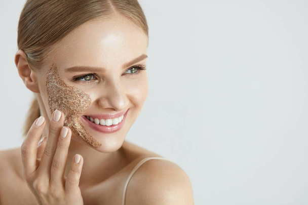 Face Skin Care. Happy Female With Cleansing Scrub On Cheek - Fotografie, Obrázek