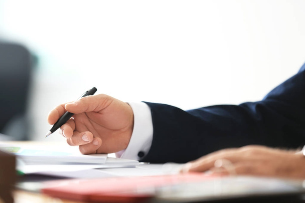 Businessman signing documents - Fotó, kép