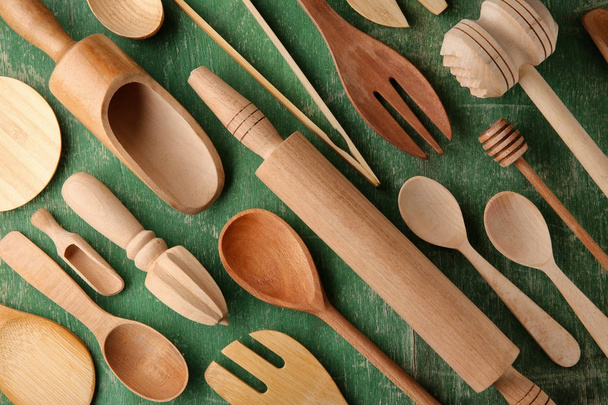 Various wooden kitchen utensils - Foto, Imagen
