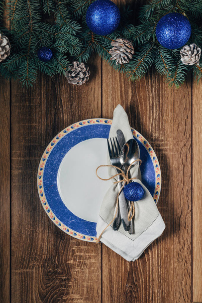 Christmas table, serving in blue tones - Zdjęcie, obraz