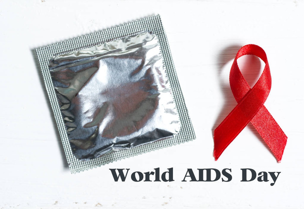 Red ribbon - World AIDS day - Foto, afbeelding