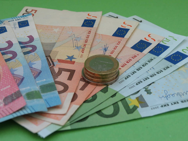 Eurobankbiljetten en -munten (EUR), munteenheid van de Europese Unie - Foto, afbeelding