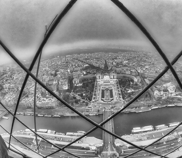 Vue grand angle sur Paris et la Seine depuis Eiffel Tow
 - Photo, image