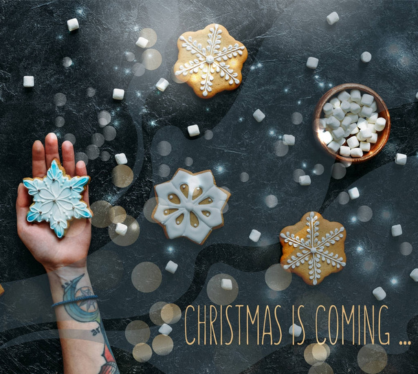 käsi kotitekoinen joulu gingerbreads
 - Valokuva, kuva