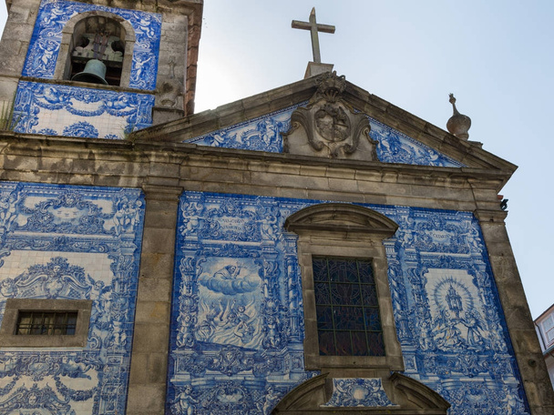 Capela das Almas Decorado con Azulejo - Capela de Santa Catarina en Oporto, Portugal
 - Foto, Imagen