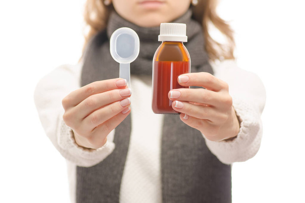 Woman syrup for throat medicine - Foto, Bild