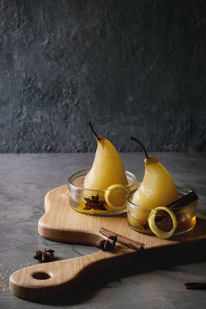 Pears in wine - Fotoğraf, Görsel