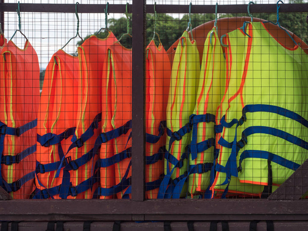 colorida colete salva-vidas
 - Foto, Imagem