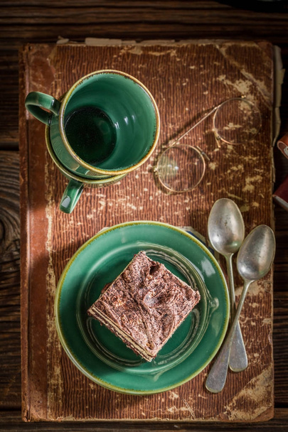 Rustic cake and coffee on desk writer - Fotografie, Obrázek
