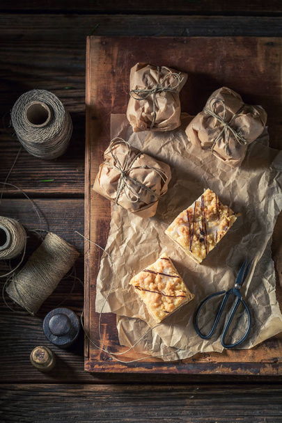 Enjoy your take away apple pie made of fresh fruits - Fotografie, Obrázek