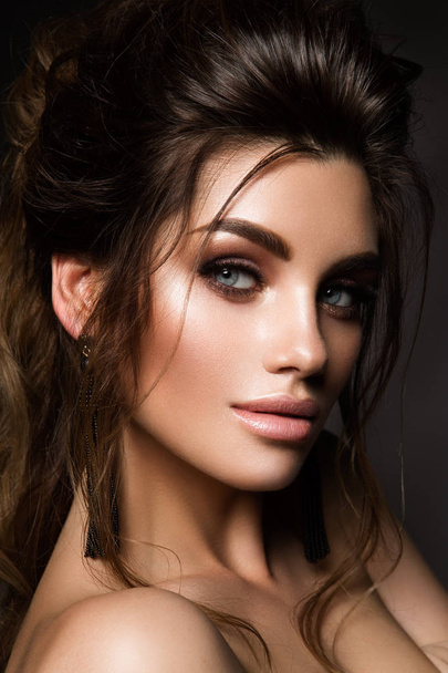 Beautiful woman with professional make up - Fotografie, Obrázek