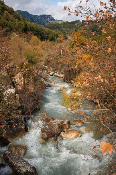 Autumn landscape in gorge of Louise on Peloponnese in Greece - Foto, imagen