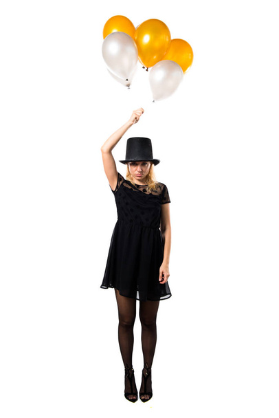 Красивая блондинка с воздушным шаром
 - Фото, изображение