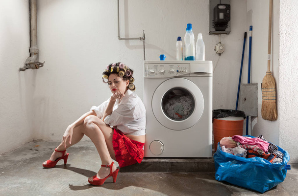 portrait of pretty woman in laundry - Foto, afbeelding