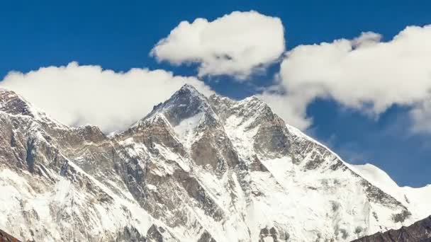 mount. Everest, 8845 μέτρα υψηλότερο βουνό. - Πλάνα, βίντεο