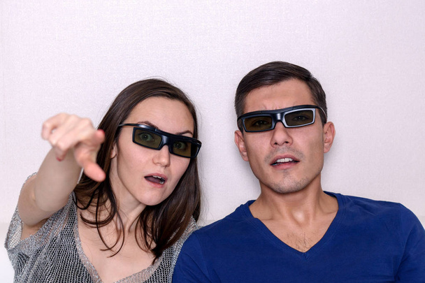 mladý pár, sledování filmů ve 3d brýle, detailní portrét. - Fotografie, Obrázek