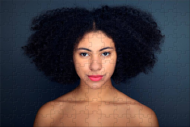 Portret van mooie afro Amerikaanse vrouw - Foto, afbeelding