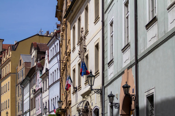Historical buildings in old town in Prague, Czech republic - Foto, afbeelding