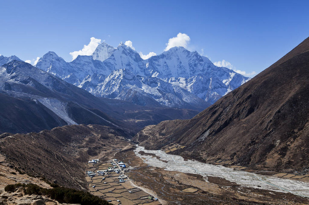 Spectacular way to Everest base camp, Khumbu valley, Sagarmatha national park, Nepalese himalayas Success, freedom and happiness, achievement in the mountains.  - Photo, image