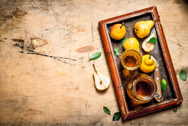 The fresh juice of pears. - Фото, зображення
