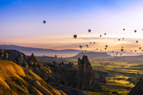Palloncini ad aria calda in Cappadocia, Turchia - Foto, immagini
