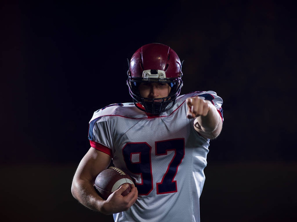 portrait of confident American football player - Foto, afbeelding