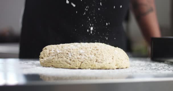 Ember főzés házi kenyérrel - Felvétel, videó