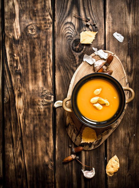 Fresh pumpkin soup. - Foto, Imagen