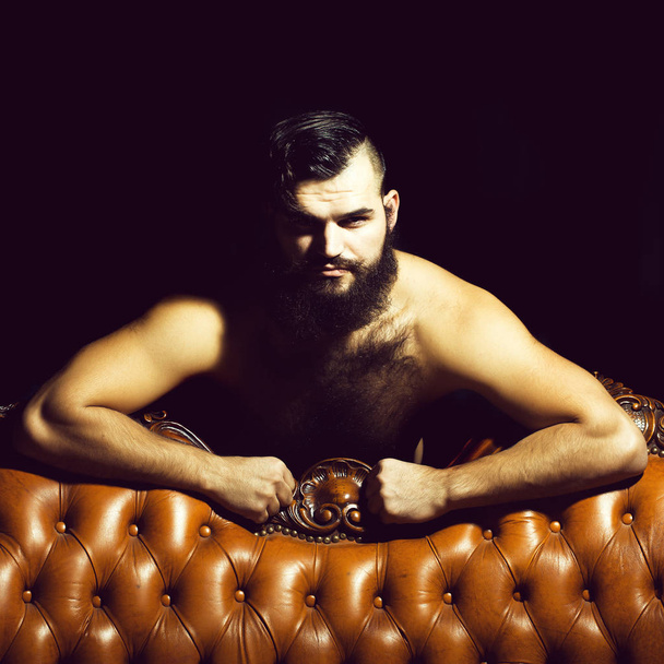 Bearded man with bare chest - Φωτογραφία, εικόνα