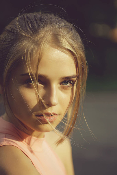 blonde girl in pink shirt - Zdjęcie, obraz