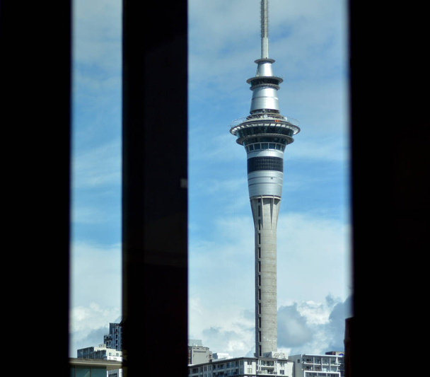 Sky Tower w Auckland, Nowa Zelandia - Zdjęcie, obraz