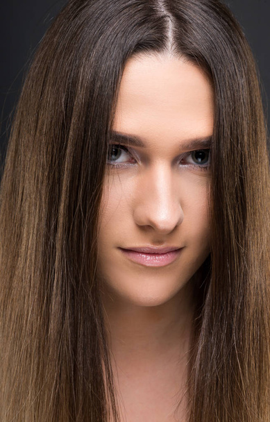 Girl with shiny smooth and healthy hair - Fotografie, Obrázek