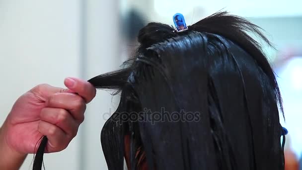 Peluquero usado Cabello recto en la cabeza de las mujeres
 - Imágenes, Vídeo
