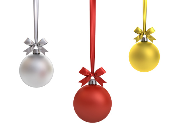 Bolas de Navidad colgando con cinta y lazo aislado sobre fondo blanco para la decoración de Navidad. Renderizado 3D
. - Foto, Imagen