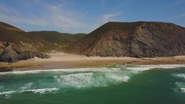 アレンテージョ地方の南西、ふたたび海岸自然公園、ポルトガルの野生のビーチ  - 映像、動画
