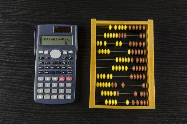 Abacus account calculator. - Zdjęcie, obraz
